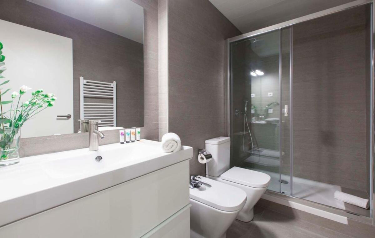 Perfectly Located 4Bed 4Bath Apartment In Barcelona 3 1 외부 사진