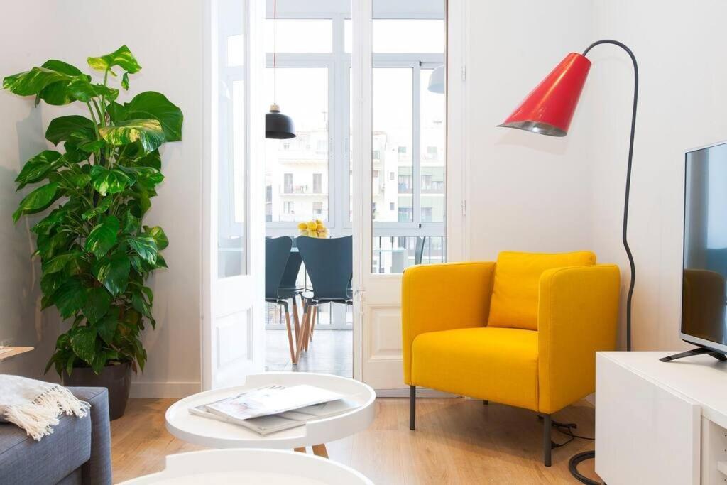 Perfectly Located 4Bed 4Bath Apartment In Barcelona 3 1 외부 사진