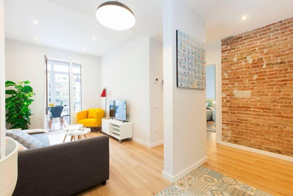 Perfectly Located 4Bed 4Bath Apartment In Barcelona 3 1 외부 사진